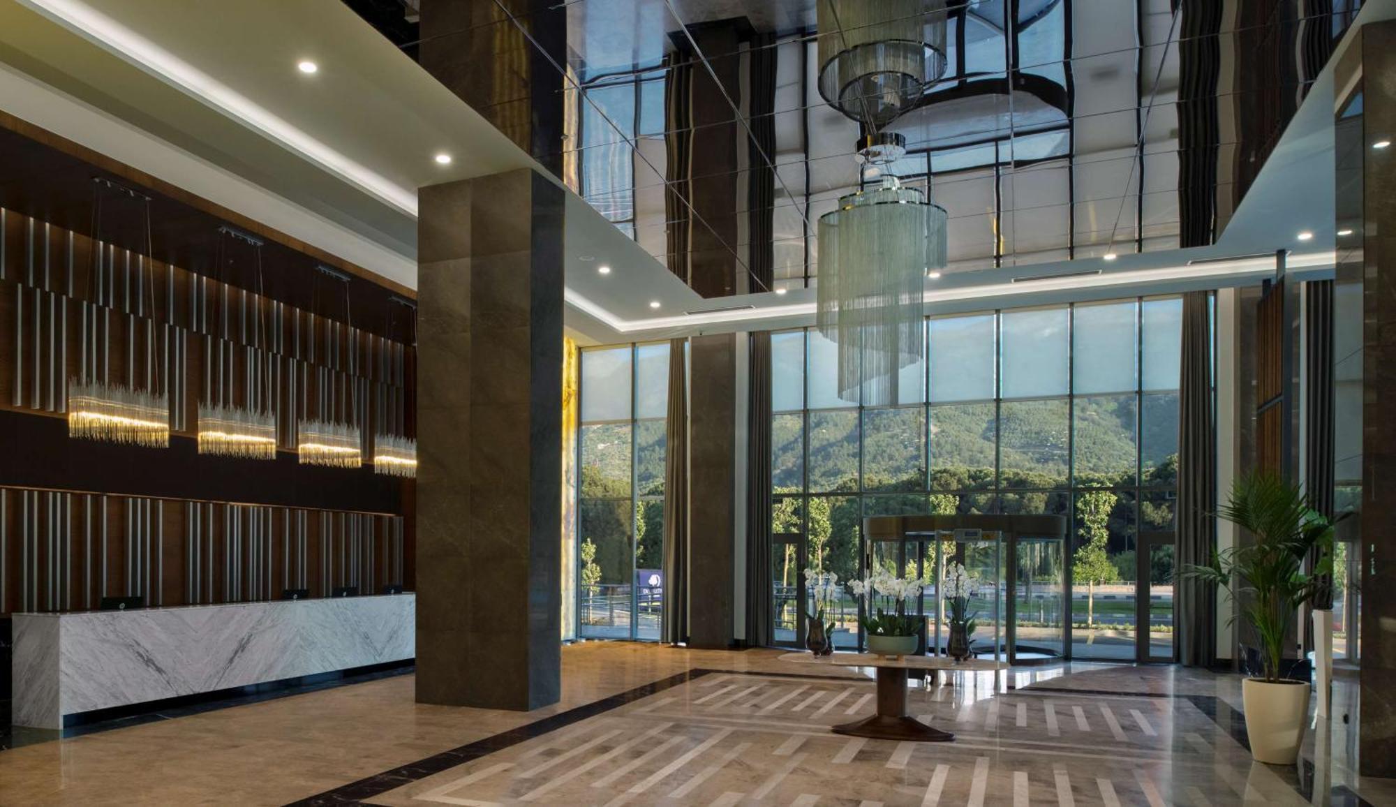 Hotel Doubletree By Hilton Manisa Exterior foto