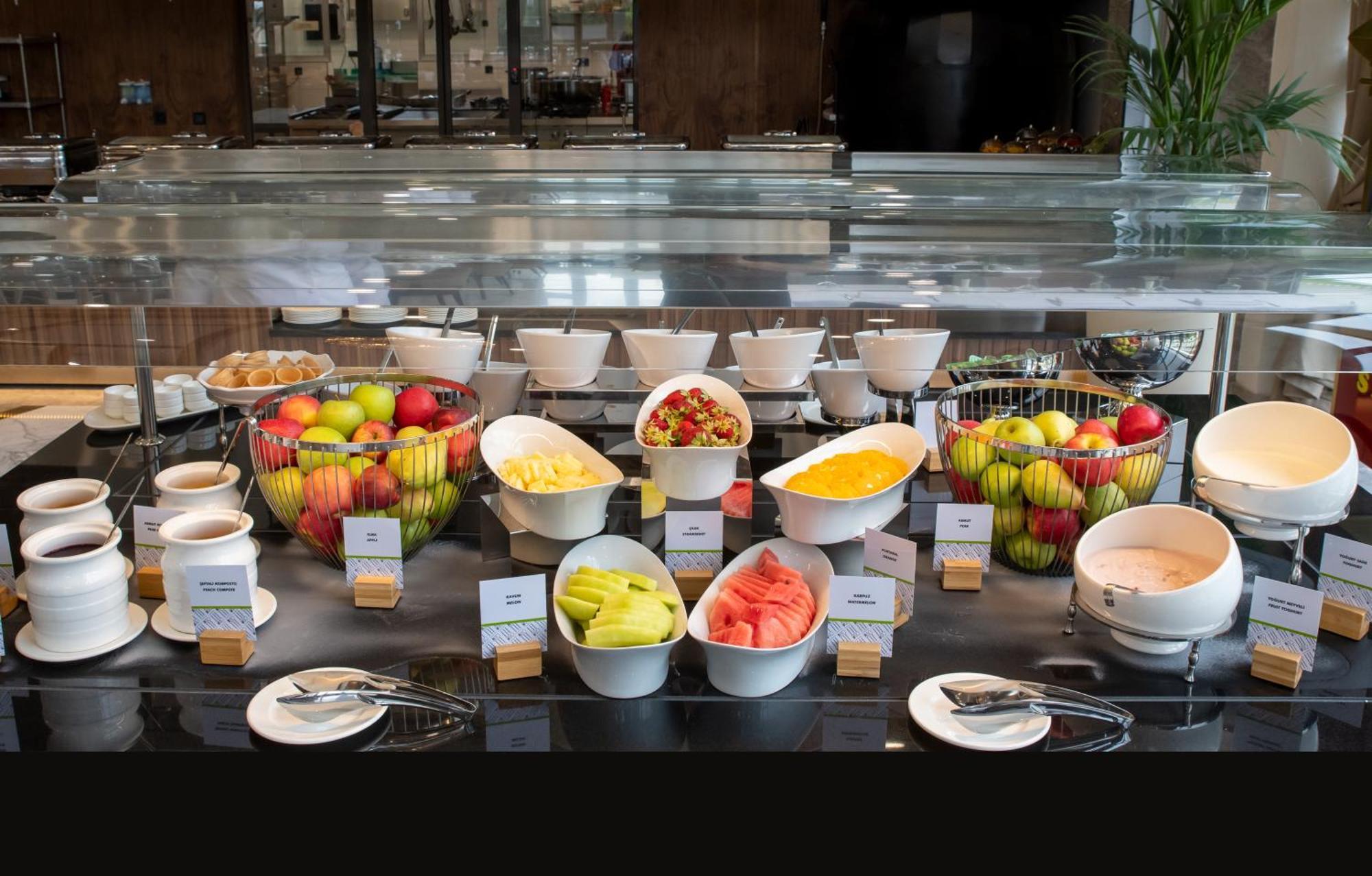 Hotel Doubletree By Hilton Manisa Exterior foto